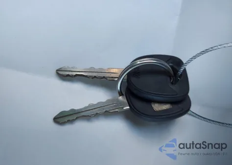 2001 Chevrolet Silverado 2500Hd Ls z USA, uszkodzony, nr VIN 1GCHK29161E282007